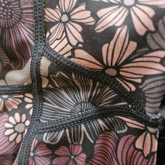 DHARMA BUMS LEGGINGS/OLD NAVY TANK - Picture 9 of 9